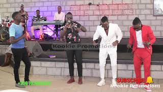 Download lagu Aba B2C bakyekoze ewa Pastor Wilson Bugembe mu Church nga basabiira eggwanga mp3