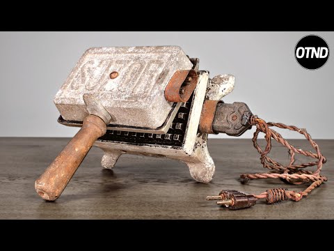 1950's Waffle Maker Restoration & Tasting at the End 😋