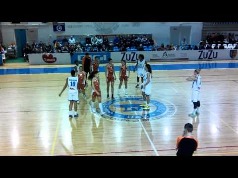 Alba24 VIDEO: Meci baschet - CSU Alba Iulia și Rapid București