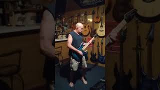 Infectious Grooves - I&#39;m Gonna Be My King