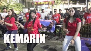 Download lagu SEVENTEEN (KEMARIN) -- ANGKLUNG RAJAWALI MALIOBORO mp3