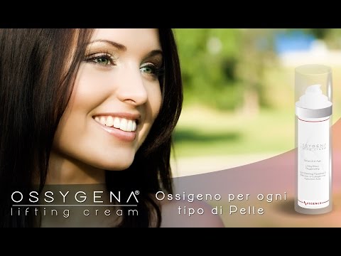 Tè giallo di un pacco di faccia Hypostasis dellocchio sinistro al bambino