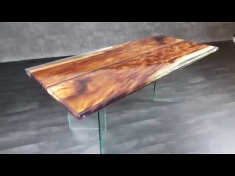 "TIMBART": Stół do jadalni z egzotycznego drewna, saur i żywicy