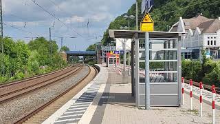 Rundum den Bahnhof Porta Westfalica Westfalen mit Blick auf das Denkmal Kaiser Wilhelm