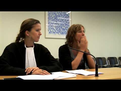 Bezorgde moeder of jaloerse ex?