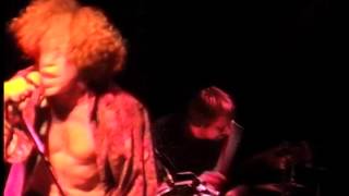 Walking Ruins: Cretin Hop