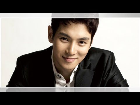 Hwanhee to hold his first ever small-theater concert