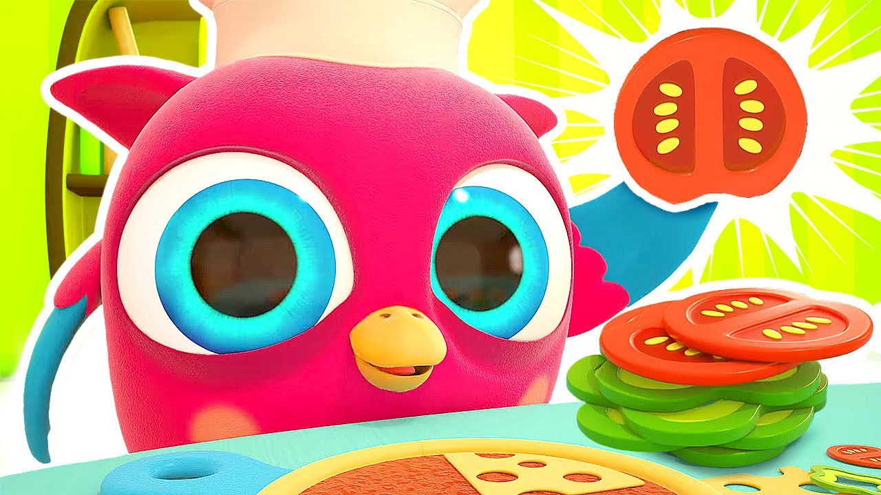 Vamos cortar tomates e colocar na pizza com Hophop, a coruja, e Peckpeck! Desenho animado infantil
