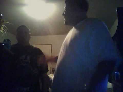 yo justo standin in the kitchen