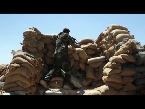 Iraq, la battaglia per Sinjar si combatte a bombe a mano