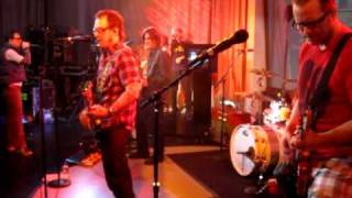Weezer  (live from Times Square) - end of Trippin down the Freeway