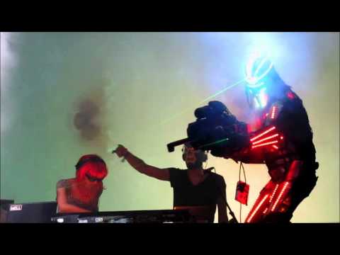 Le Catcheur & La Pute w/ Le Cabaret Freaks @ Le Rock Dans Tous Etats 2012 #2