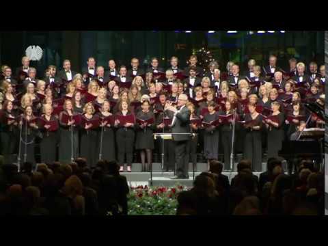 Deutsch-britischer Chor stimmt auf Weihnachten ein