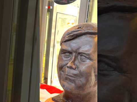 Mmm! Hoeveel weegt dit chocolade-hoofd van de koning?