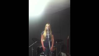 13 yr old Mackenzie singing Taylor Swift, a place in this world, .MOV