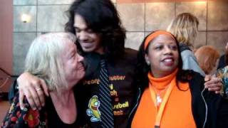 Motown Evening - Jen gets a KISS