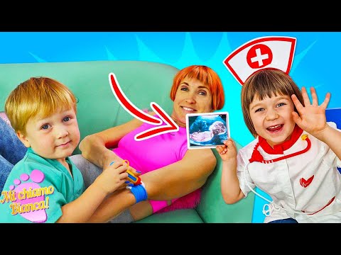 La bambina Bianca fa un'ecografia alla mamma Maria. Giochi del dottore per bambini. Mi chiamo Bianca