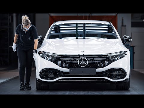 2022 Mercedes-Benz EQS Production at Factory 56 / high-tech production