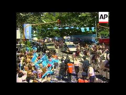 ARGENTINA: NEW PRESIDENT DE LA RUA SWORN IN