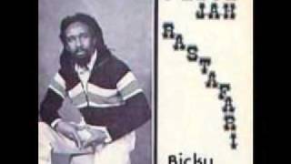 RICKY GRANT AND SISTACARO CHANT JAHLIVE JAHVIVANT