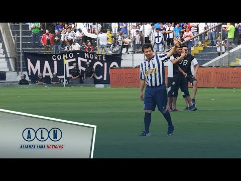 ¡Olé, olé, olé, olé... Cueto, Cueto!