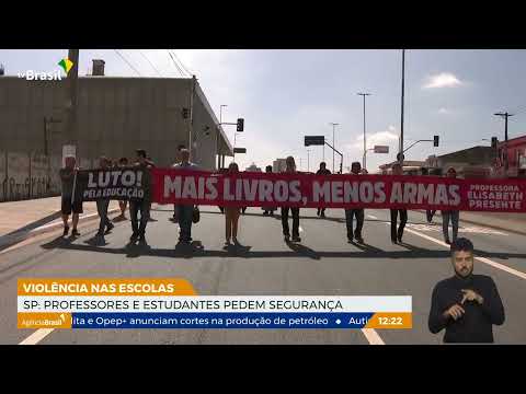 Ato relembra professora morta em ataque e pede fim da violência