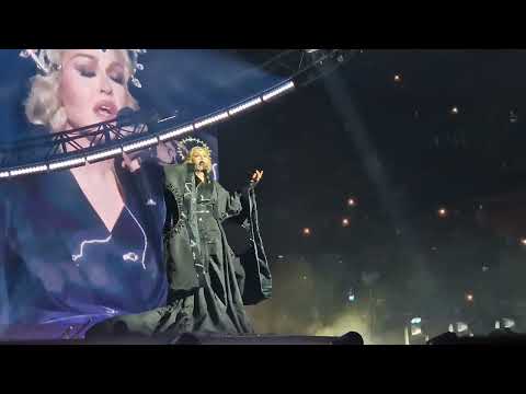 Madonna Celebration Tour Milano Forum di Assago - Apertura concerto Nothing Really Matters