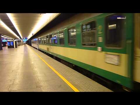 EP09-036 + EP09-008 z TLK Skarbek odjeżdża z Warszawy Centralnej