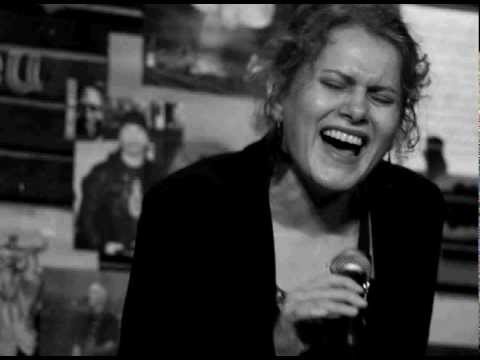 Maria Raducanu - Rainy Night House (with lyrics)