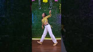Download lagu Tune Bhi Aksar Mujhko Jagaya Raaton Mein | Jiya Dancer FDC #dance #performance mp3