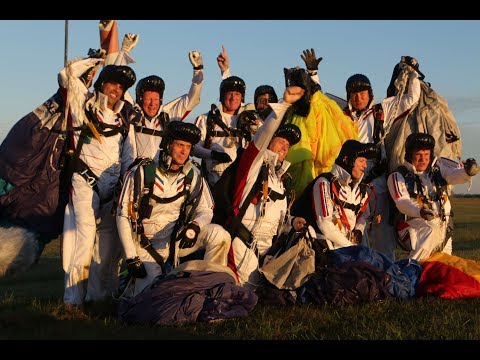 America's Musical Journey (Featurette 'Meet the Skydiving Elvis Impersonators')