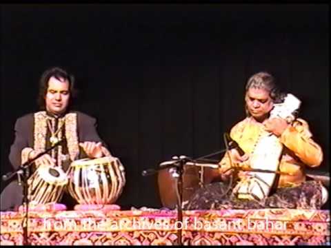Pandit  Ramesh Mishra and Ustad Tari  Raga : Kalavati and Thumri in Des  part 1 of 2