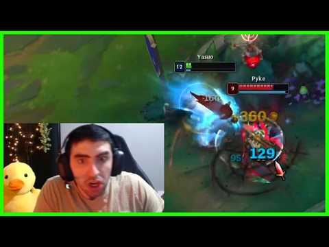His Mom Cooks Food While Son Cooks Enemies - Best of LoL Streams 2788
