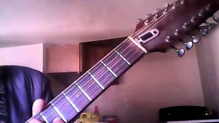 Aferrado requinto de Miguel y miguel