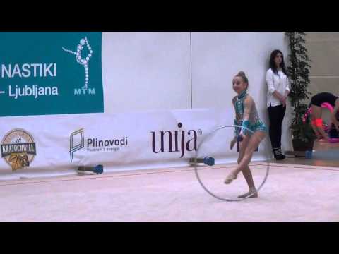 lara pikovnik 29 mtm hoop