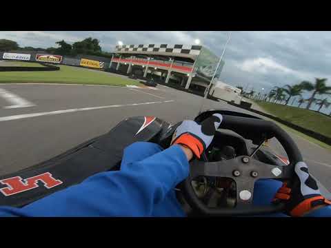 Testando o kart Itália de Valinhos