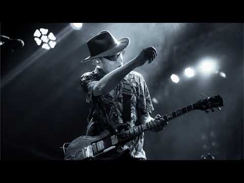 El infierno esta encantador esta noche (Skay Beilinson en Gap, Mar del Plata, 04-02-2005)