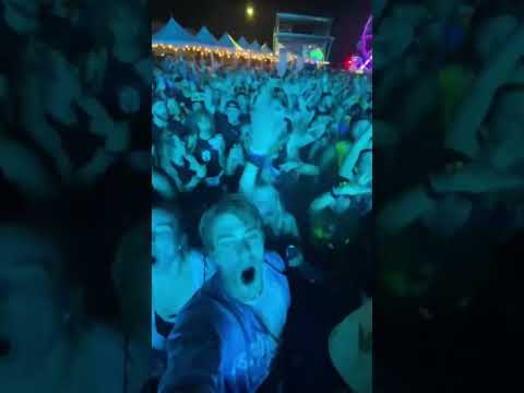 #SelfDestructionMode at a #concert 🤩🧨 #bludnymph #thechainsmokers #newmusic