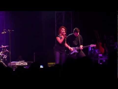 Katarína Knechtová - Zločin (The Cranberries, Praha 2012)