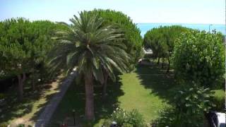 preview picture of video 'Hotel Abruzzo - Hotel San Remo - Villa Rosa Martinsicuro - Abruzzen'