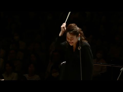 Han-Na Chang conducts Beethoven Symphony No 5