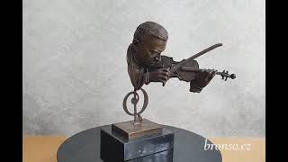 Muzikant - bronzová soška houslisty na mramorovém podstavci