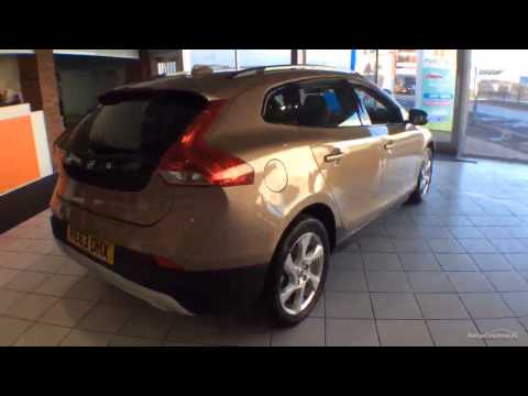 2014 VOLVO V40 D2 CROSS COUNTRY LUX