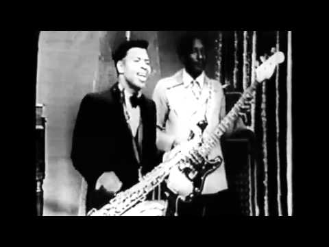 JUNIOR WALKER and the ALLSTARS    WHAT DOES IT TAKE  to win your love) 1969