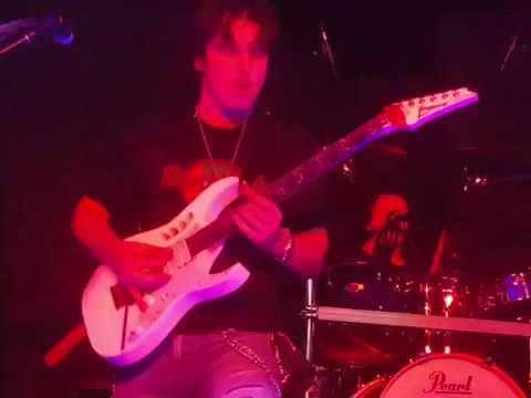 Keep on Rockin' in a Free World - solo improvisation