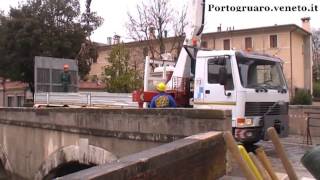 preview picture of video 'Portogruaro 29Marzo2013: Rimozione e piantumazione salici ai molini'