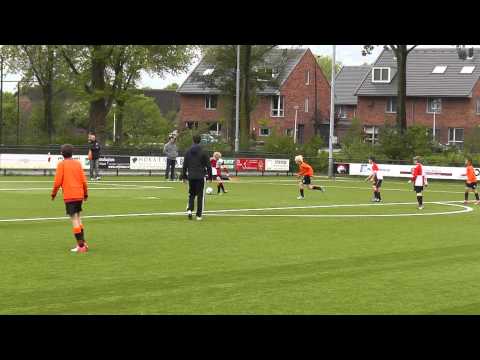 18 mei 2013 PVCV E5 - VV De Meern E5 com 1-4 Doelpunt PVCV