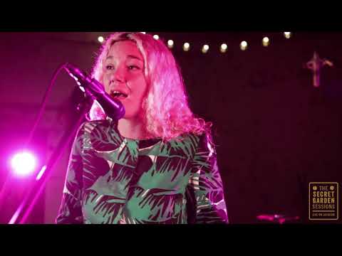 The Secret Garden Sessions #5 - Belle Badi 'Hit The Throttle'