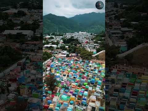 La memoria es el puente que une el pasado con el corazón de hoy. 🍂📍Cementerio, Cubulco, Baja Verapaz