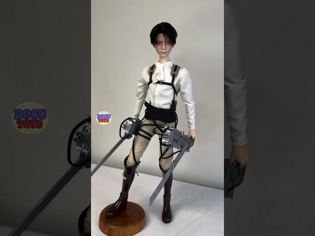 Vídeo relacionado con TUBBZ Primera Edición: Attack on Titan - Levi Ackerman Figura Coleccionable de Pato de Goma Disfrazado